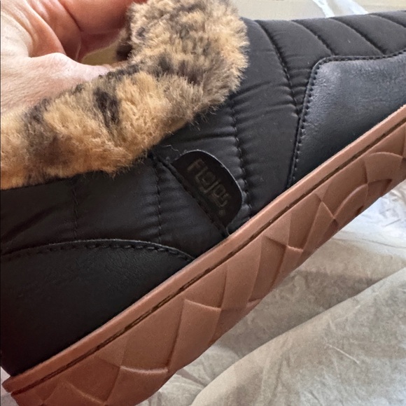 *NEW* FLOJOS LEXIE OUTDOOR SLIPPER BLACK PUFF LEOPARD FUR 11 - Picture 6 of 8